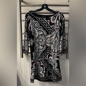 “Like New” WHBM Black, White & Fuchsa Tunic…Size S